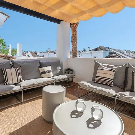 Vacation I Naranjos, Duplex Penthouse, Golf Lovers, Security, Swimming Pool, Fastest Wifi With Rooftop And Terrace * Марбелья