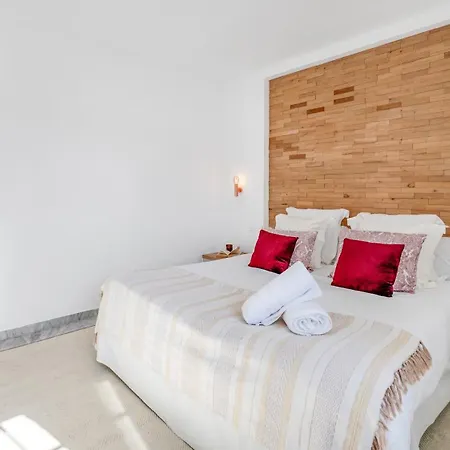 Vacation I Naranjos, Duplex Penthouse, Golf Lovers, Security, Swimming Pool, Fastest Wifi With Rooftop And Terrace Marbella