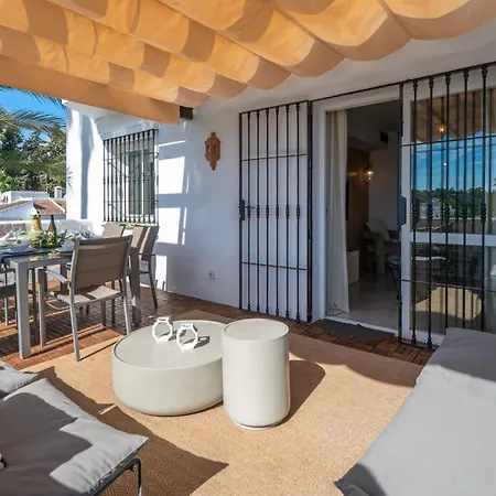 Vacation I Naranjos, Duplex Penthouse, Golf Lovers, Security, Swimming Pool, Fastest Wifi With Rooftop And Terrace * Marbellac