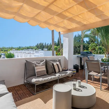 Vacation I Naranjos, Duplex Penthouse, Golf Lovers, Security, Swimming Pool, Fastest Wifi With Rooftop And Terrace * Marbella