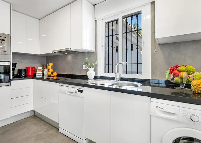 Vacation I Naranjos, Duplex Penthouse, Golf Lovers, Security, Swimming Pool, Fastest Wifi With Rooftop And Terrace Apartament Marbella