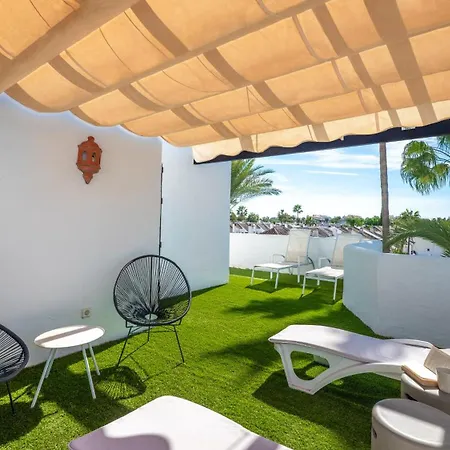 Apartment Vacation I Naranjos, Duplex Penthouse, Golf Lovers, Security, Swimming Pool, Fastest Wifi With Rooftop And Terrace Marbella