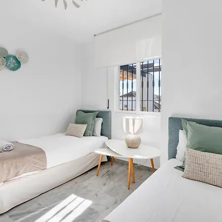 Apartment Vacation I Naranjos, Duplex Penthouse, Golf Lovers, Security, Swimming Pool, Fastest Wifi With Rooftop And Terrace